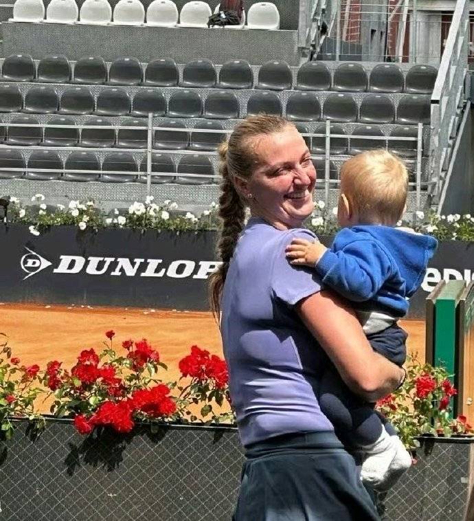 科维托娃意外战胜公牛,重返赛场引爆全场! 科维托娃意外战胜公牛,重返赛场引爆全场!