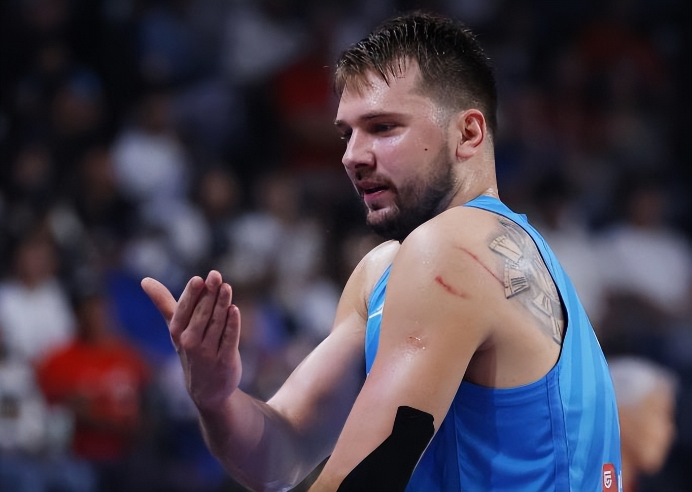 东契奇重要时刻大比分获胜,加拿大队带队取胜! 东契奇重要时刻大比分获胜,加拿大队带队取胜!