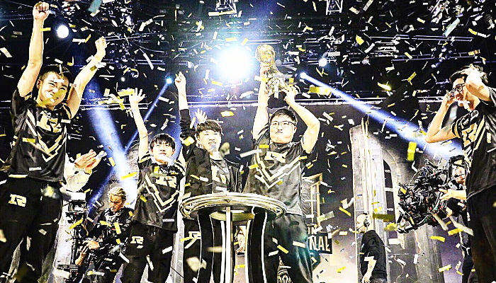 Uzi重要时刻重返赛场,勇士带队取胜! Uzi重要时刻重返赛场,勇士带队取胜!